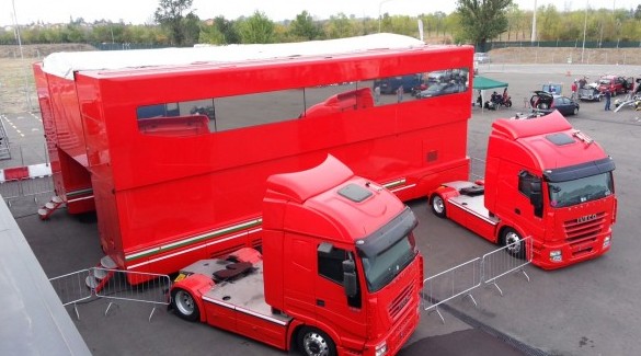 Formula 1 trailer Outside 2 Roadshow Trailers